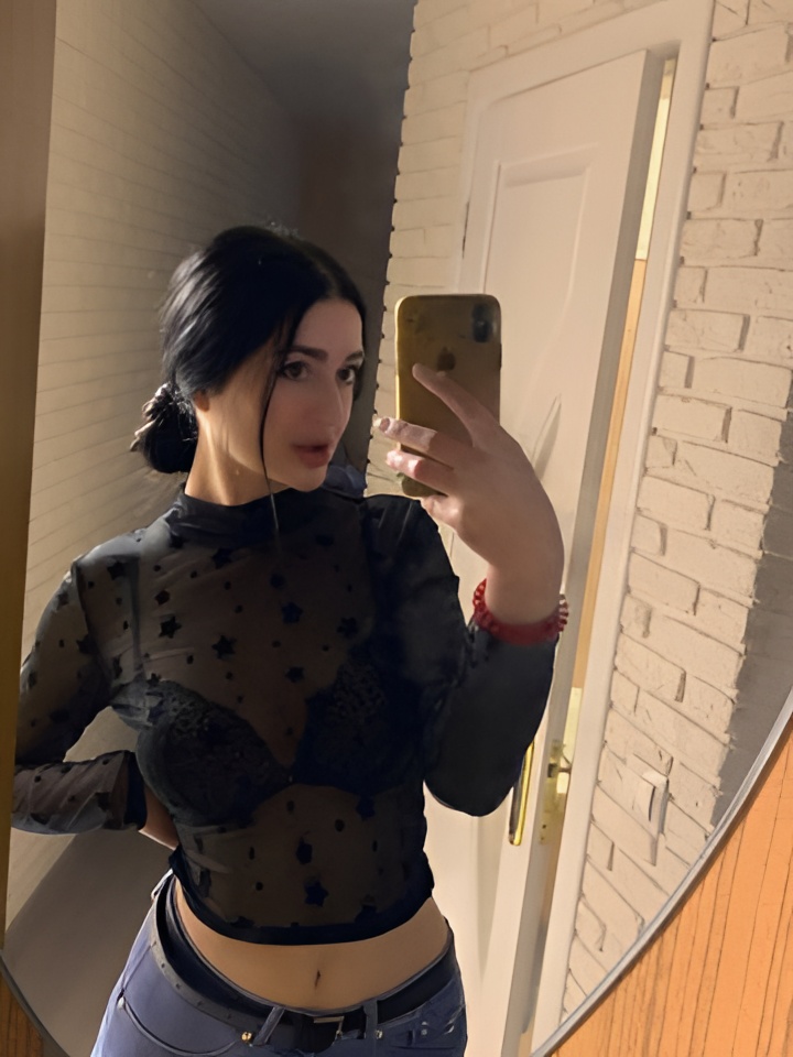 Софа привлекальеная девушка из Усть-кут цена от 3000 руб