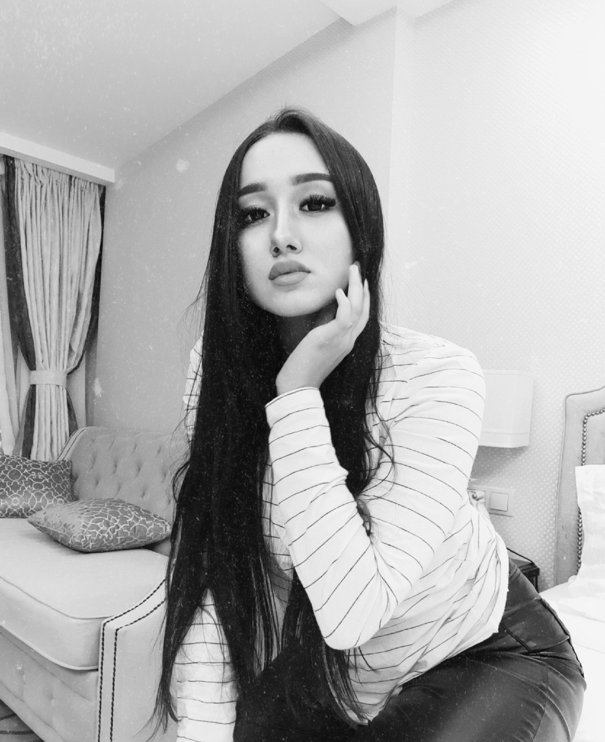 Светланка привлекальеная девушка из Усть-кут цена от 3500 руб