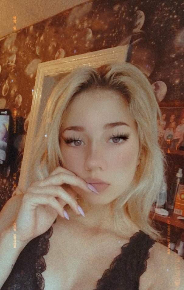 Анжела привлекальеная девушка из Усть-кут цена от 3000 руб