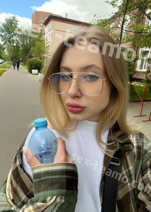 Инга привлекательная девушка из Усть-кут цена от 4000 руб