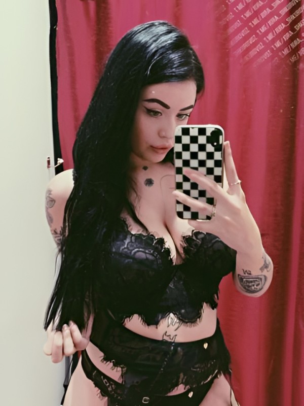 Альбина привлекательная девушка из Усть-кут цена от 1500 руб