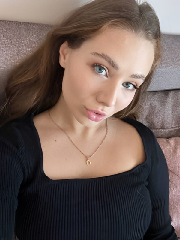 Элина привлекательная девушка из Усть-кут цена от 1500 руб