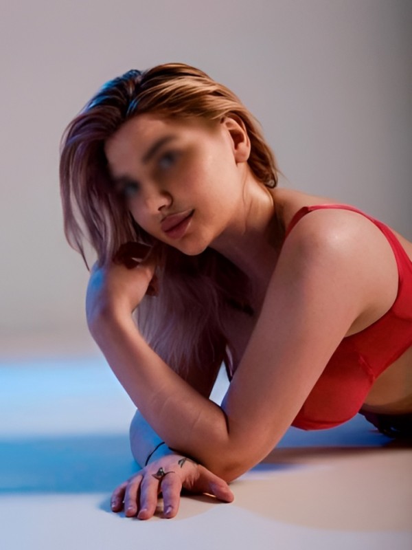 Наташа привлекательная девушка из Усть-кут цена от 1500 руб