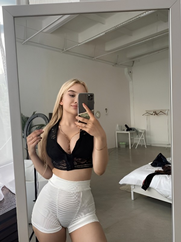 Виктория привлекательная девушка из Усть-кут цена от 3000 руб