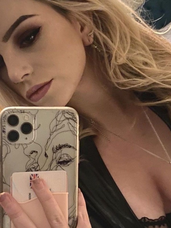 Оксана привлекательная девушка из Усть-кут цена от 3000 руб