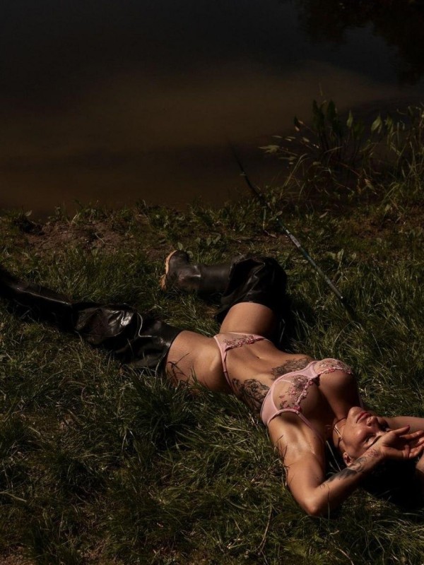 Юля привлекательная девушка из Усть-кут цена от 8000 руб